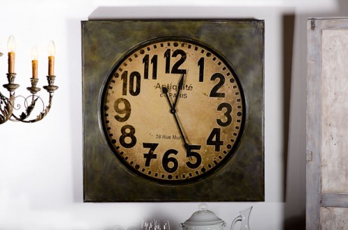 'ANTIQUITIE DE PARIS' METAL PAINTED WALL CLOCK