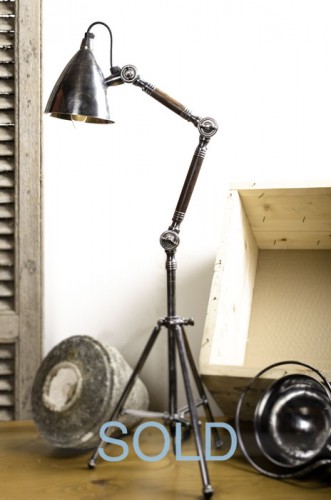 'EDISON' TRIPOD LAMP