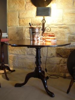 GEORGE III TILT-TOP MAHOGANY TABLE