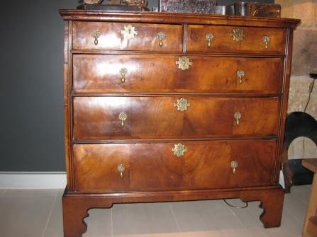 GEORGE II WALNUT CHEST OF DRAWERS c.1750