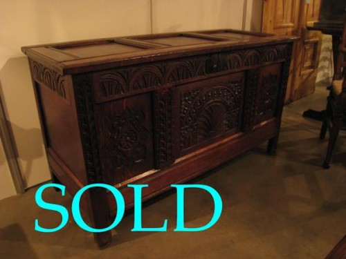17th CENTURY OAK COFFER