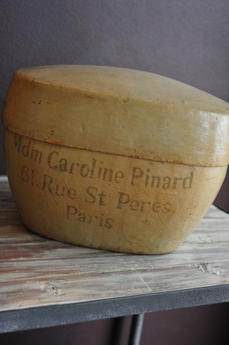 SMALL DECORATIVE STORAGE BOX