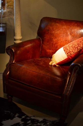 WINCHESTER AGED LEATHER CHAIR 