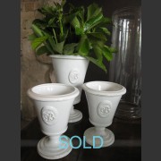WHITE MEDALLION MEDIC VASE