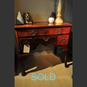 QUEEN ANNE WALNUT SIDE TABLE